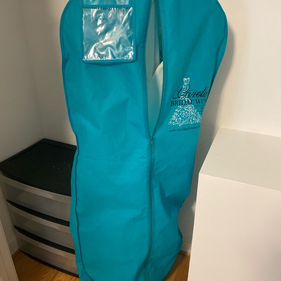 Beautiful Wedding Gown! Never worn. Size 10 altered to size 6. - Picture 2 of 12